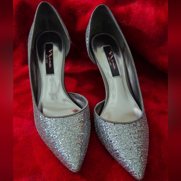 Nina Silver Sparkle Pointed-Toe Heels - Size 9M - Picture 1 of 6